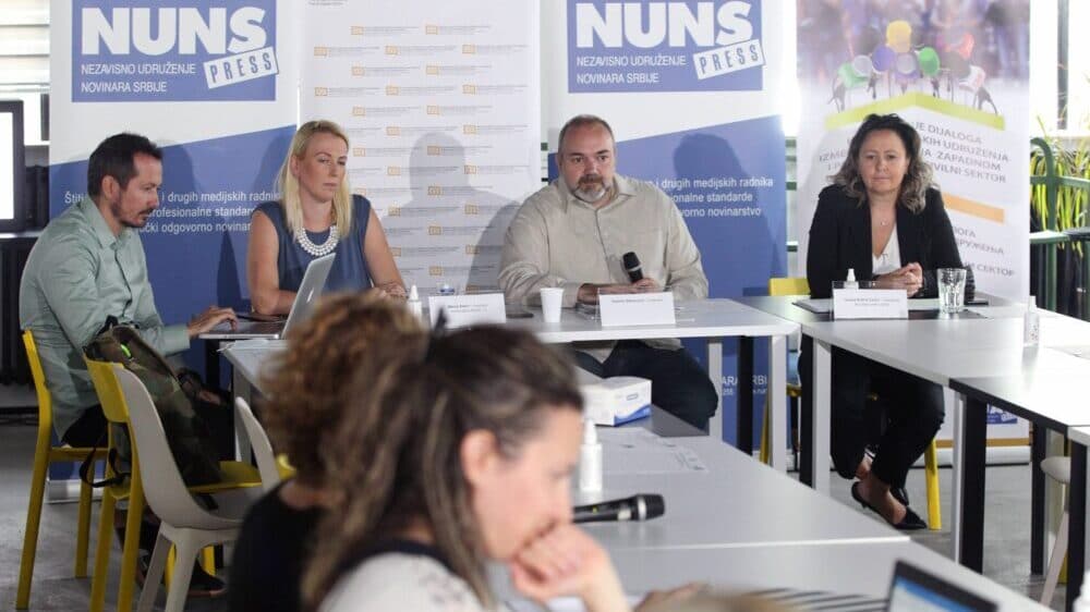 Debata: Više pritisaka i napada na novinare tokom vanrednog stanja u Srbiji 2020. godine 1