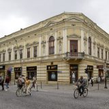 Saslušani studenti u Šapcu zbog sumnje da su bacali jaja na opštinu Bogatić 1