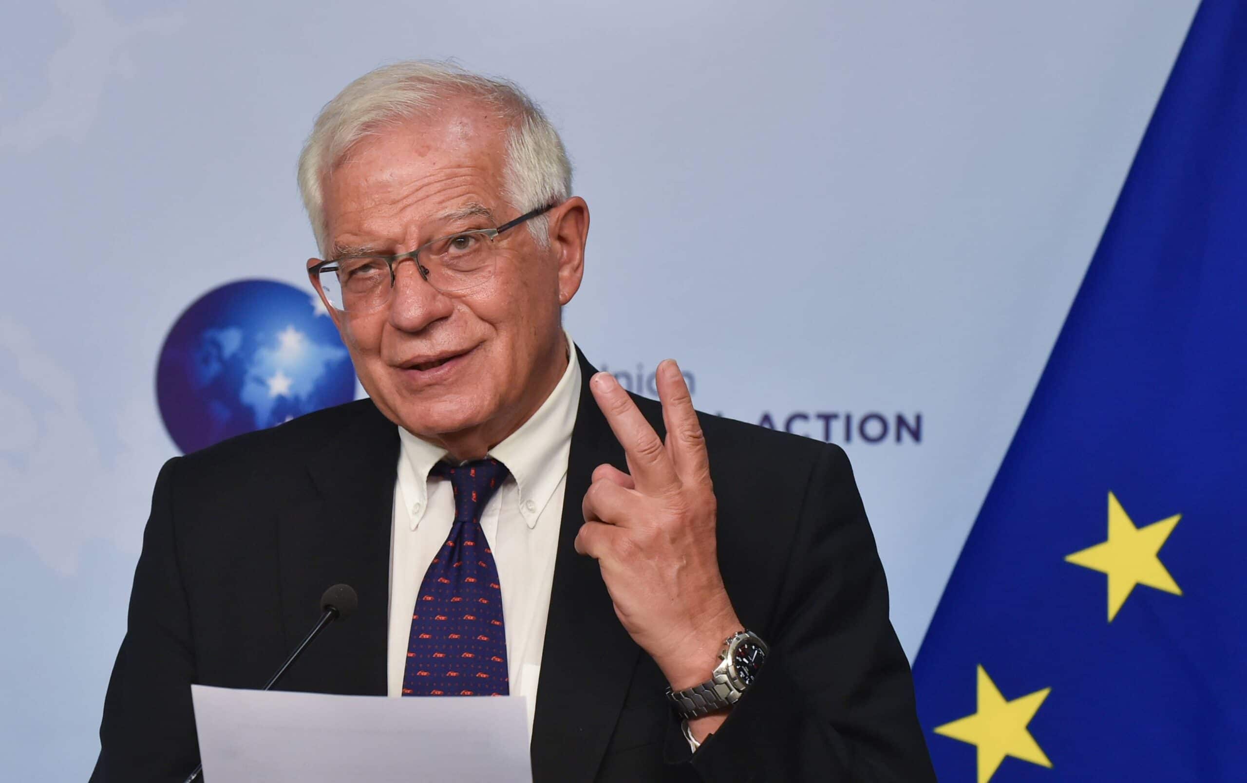 Evropska unija u okviru paketa sankcija zamrzava sredstva i Putinu i Lavrovu 1