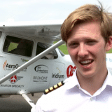 Tinejdžer iz Engleske obleteo svet u avionu jednomotorcu 8