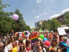 U Prištini održana Parada ponosa pod sloganom "Zajedno i ponosni" (FOTO) 6