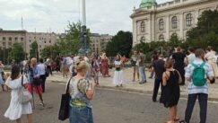 U Beogradu održan protest protiv Zakona o vodama Građani protiv Zakona o vodama: Nećemo zakon koji otima vodu od svojih građana (FOTO) 7