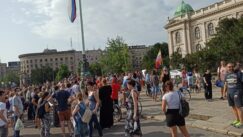 U Beogradu održan protest protiv Zakona o vodama Građani protiv Zakona o vodama: Nećemo zakon koji otima vodu od svojih građana (FOTO) 3