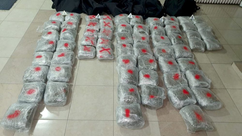 Crnogorci švercovali 67 i po kilograma marihuane 1