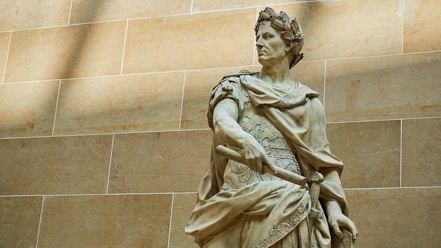 Na današnji dan rođen je Gaj Julije Cezar 1