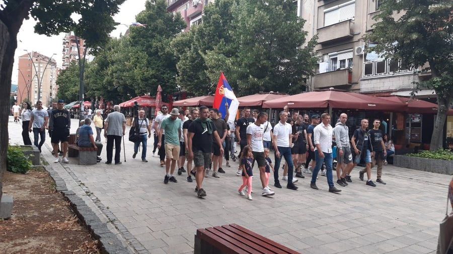 U Kosovskoj Mitrovici održan protest zbog hapšenja Jovanovića i napada na dečaka iz Gojbulje (VIDEO) 1