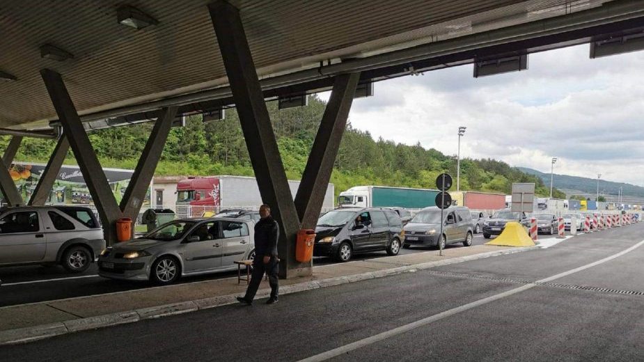 AMSS: Na Gradini putnička vozila na izlazu iz Srbije čekaju dva sata 1