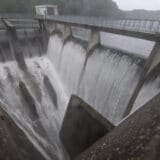 Zbog pucanja brane na Ruru evakuisano 700 ljudi 4