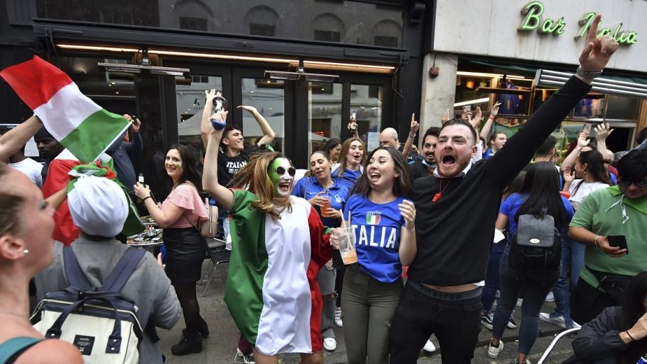 Erupcija slavlja u Italiji posle osvajanja titule šampiona Evrope 1