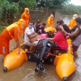 Najmanje 76 ljudi stradalo u poplavama izazvanim monsunskim kišama u Indiji 5