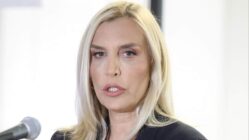 Promocija usluge eUverenje u Drugom osnovnom sudu u Beogradu Predstavljena usluga eUverenje, Brnabić istakla značaj usluge jer unapređuje efikasnost sudstva 7