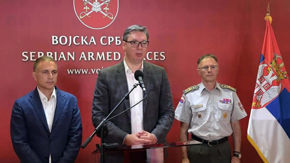 Vučić sa vojnim vrhom: U okruženju se svi dramatično naoružavaju, mnogo stvari još moramo da uradimo 1