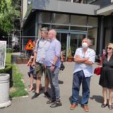 Protest ispred opštine Vračar zbog urušavanja zgrade, tražena ostavka Vesića (FOTO) 5