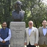 Indijski pesnik Rabindranat Tagor dobio spomenik u parku Ušće 6