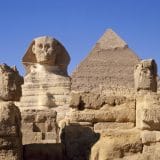 Egipat predstavio restaurirane kolosalne statue faraona u Luksoru 8