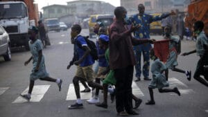 Iz katoličke škole Sveta Marija, u centralnoj nigerijskoj državi Niger, juče je oteto 227 đaka i nastavnika, saopštila je Asocijacija hrišćana u Nigeriji (CAN) ukazujući da je to druga otmica za nedelju dana.