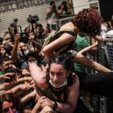 Protesti širom Turske zbog izlaska iz Istanbulske konvencije (FOTO) 3