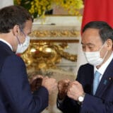 Makron u Tokiju razgovarao sa japanskim premijerom 3