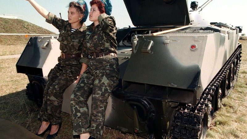 Kritike zbog najave Ukrajine da će žene u vojsci marširati u štiklama 1
