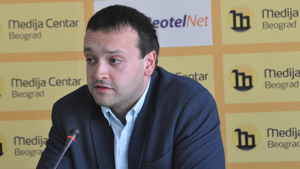 Stojanović: Trebalo je ostati na dva zahteva sa kojima su počeli protesti, pa kasnije izaći sa novim 1