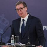 Beograd, 2.08.2021. - Predsednik Srbije Aleksandar Vucic obraca se novinarima posto su ministarka rudarstva i energetike Zorana Mihajlovic i finansijski direktor u kompaniji UGT Renewables LLC Piter Gudal potpisali sporazum o saradnji, danas u Predsednistvu Srbije. Kompanija UGT Renewables LLC koja se bavi obnovljivim izvorima energije. (BETAPHOTO/MILOS MISKOV/DS)