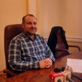 Radno mesto u gradskoj upravi koriste za mitinge i botovanje 8