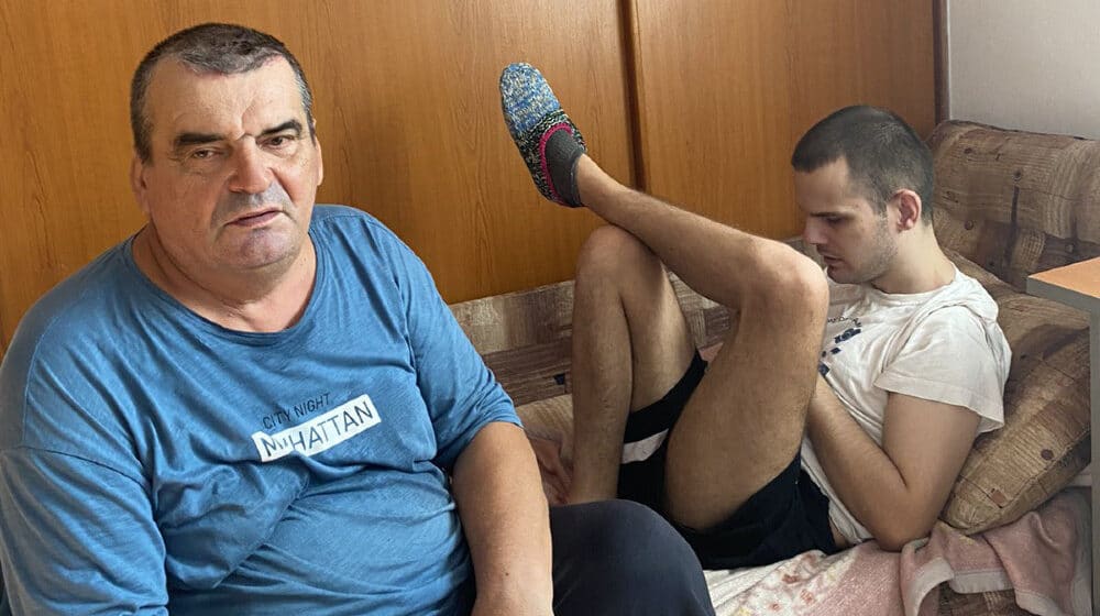 Ocu oduzeli slepog i autističnog sina, ne zna gde su ga odveli 1