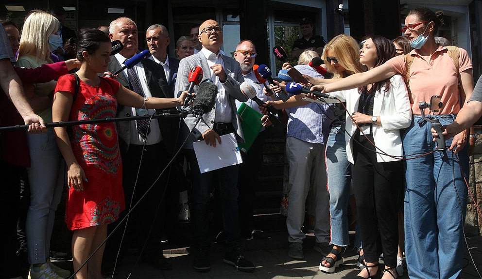 Naprednjačka sprdnja sa državnim institucijama i zakonima 1