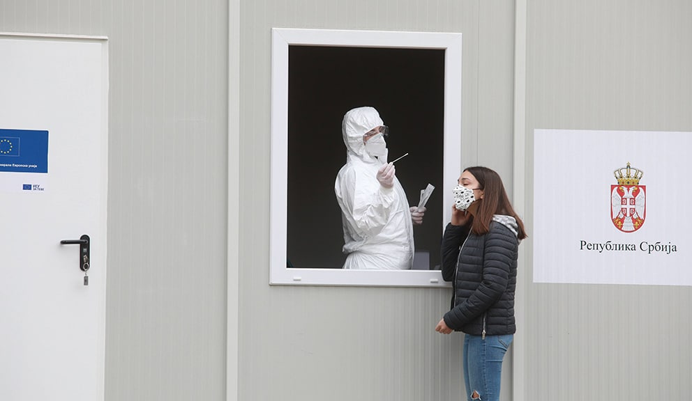 Srbija prva u svetu po broju novozaraženih za 14 dana, treća na nedeljnom nivou 1