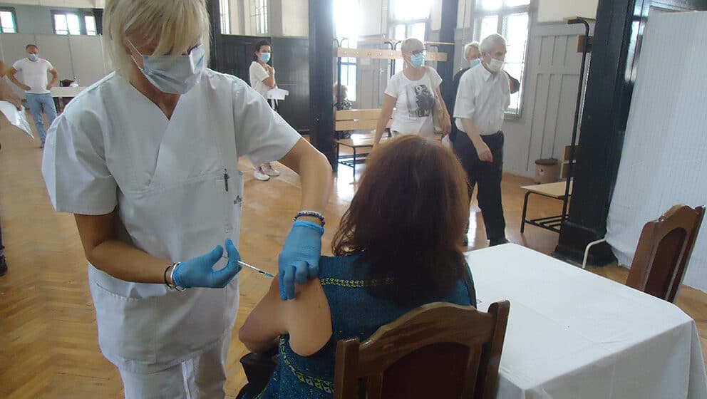 Tek polovina Kragujevčana se odlučila da primi cepivo protiv korone 1