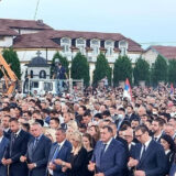 Vučić negirao da je plaćano ljudima da dođu u Busije 4