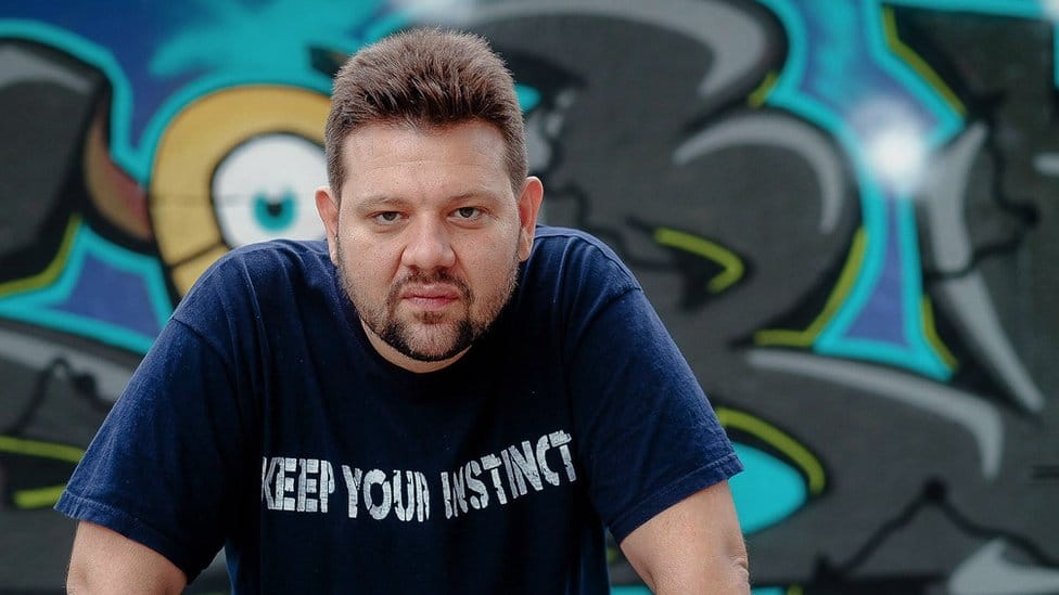 Kid Pex, aktivizam i muzika: Od zagrebačke izbeglice u Austriji, do bečkog repera koji pomaže migrantima u Bosni 1 Petar Roksandić (Kid Pex)