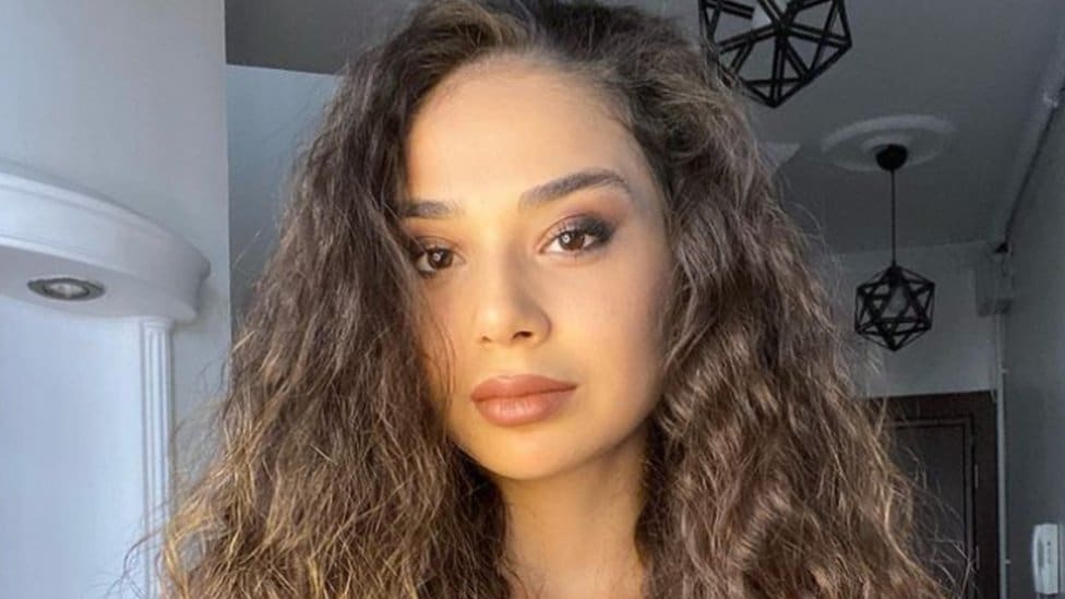 Turska, žene i seks: Optužnica protiv influenserke zbog fotografija iz muzeja seksa 1 Merve Taskin kaže da je u Turskoj optužena za opscenost nakon što je postavila „šaljive" fotografije seksualnih igračaka