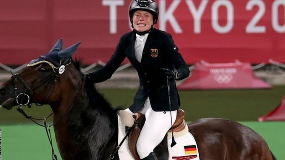 Olimpijske igre u Tokiju: Nemačka trenerica u petoboju izbačena jer je udarila konja 1 Saint Boy
