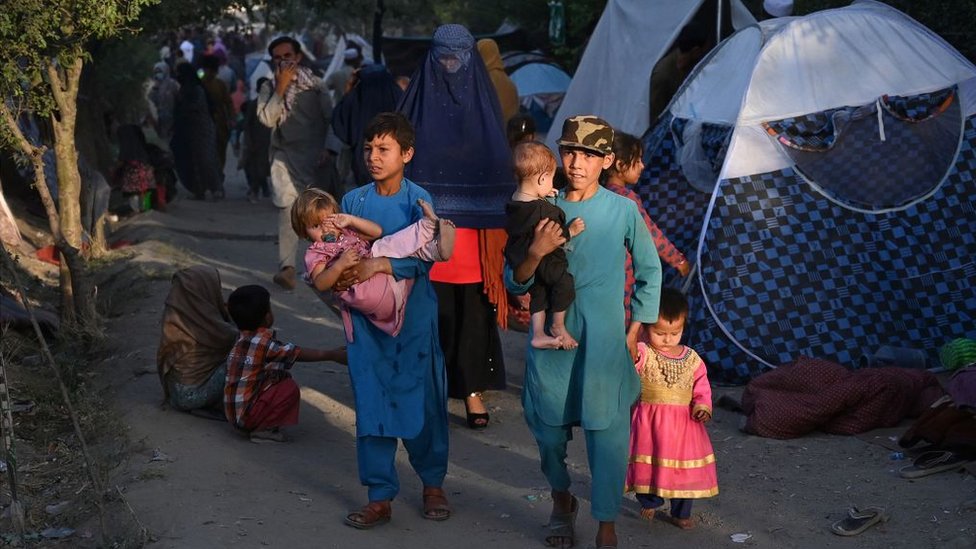 Hiljade ljudi napušta Kabul u strahu od talibanske ofanzive
