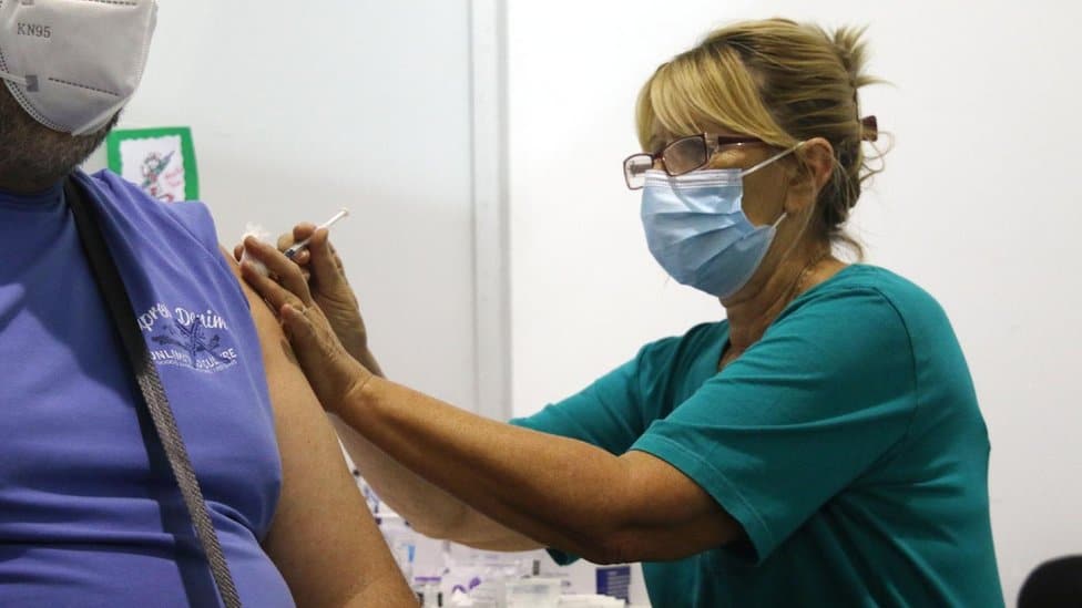 Korona virus i vakcinacija u Srbiji: „Sve kombinacije za treću dozu su bezbedne, izuzetak sa Sputnjikom", tvrdi Darija Kisić 3 vakcinacija