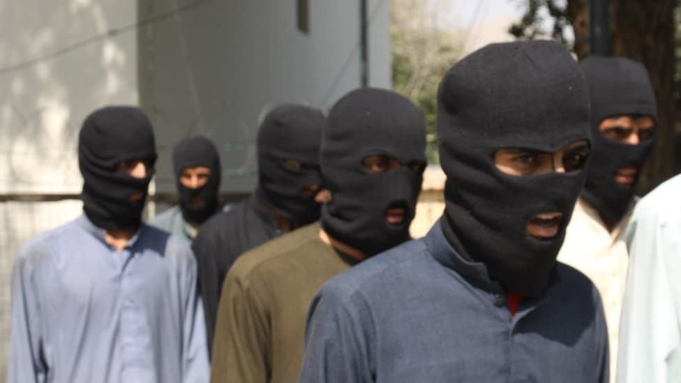 Avganistan, sukobi i terorizam: Šta je ISIS-K 2 Suspected Islamic State militants captured in Nangarhar province, Afghanistan. File photo