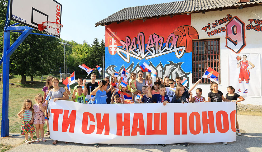 Komšije napravile doček iznenađenja Jeleni Bruks (FOTO) 2