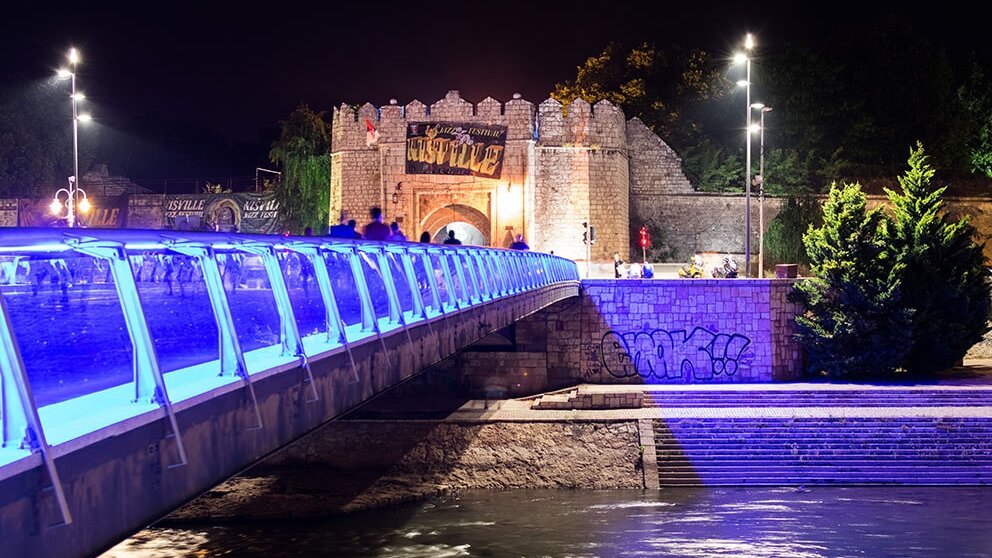 Niš: Sigurnost Tvrđavskog mosta proverava se parkiranjem 24 vozila 1