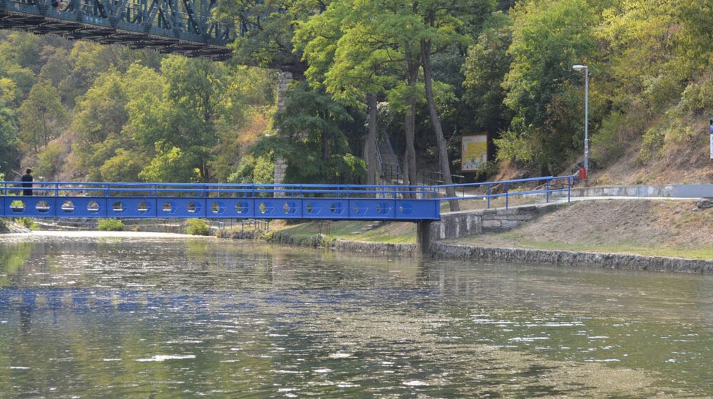 Dok Đetinja "bučno" smrdi 1