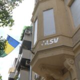 Antiukrajinske poruke i pretnje na zgradi u kojoj živi član Glavnog odbora LSV 14
