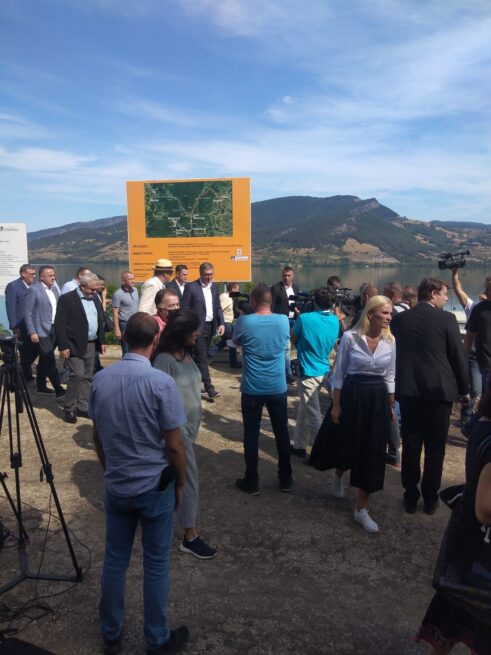 Vučić: Ne mogu da uzimam posao epidemiolozima, molim ih da mere budu što blaže 4