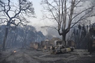 Požar na Peloponezu se ne stišava, osmoro povređenih 4