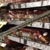 Sa police prodavnice u Australiji uklonjena zmija dužine tri metra 7