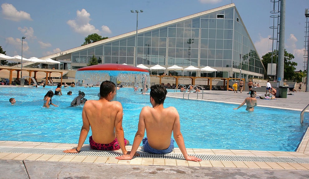 Besplatan ulaz na bazene sredom uz đačku knjižicu: Kako da uđu srednjoškolci čije škole izdaju samo svedočanstva? 1