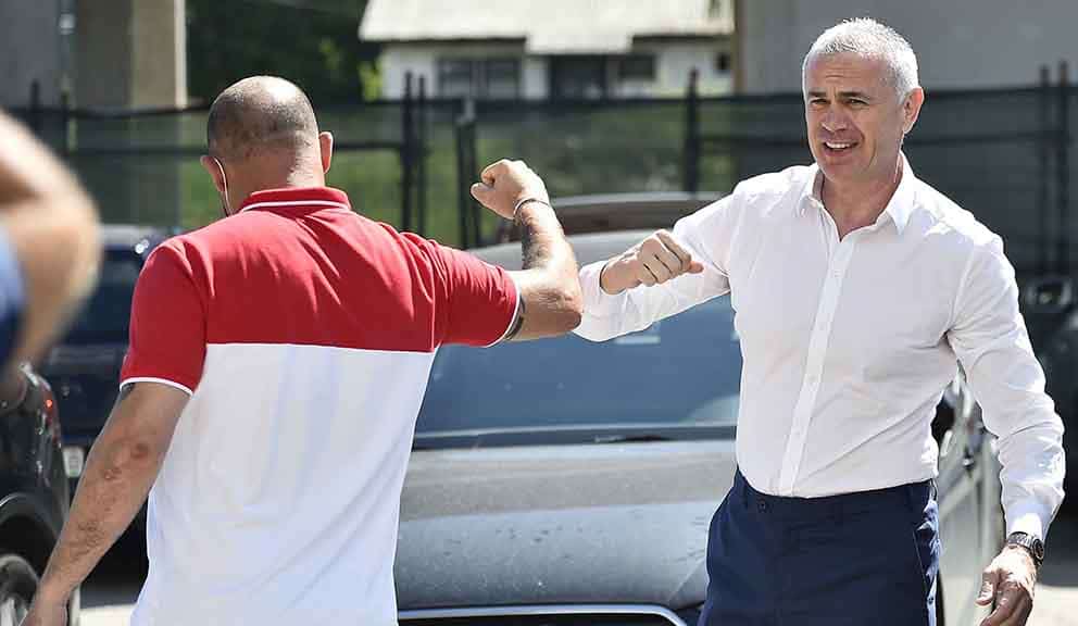 FK Crvena zvezda i neozbiljnost u vođenju srpskih klubova 1