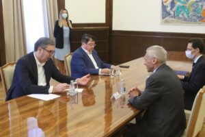 Ambasador Rusije u Srbiji Aleksandar Bocan Harčenko ocenio je odnose Srbije i Rusije "generalno pozitivno", ali da je bilo i zabrinjavajućih stvari i kao jednu pomuo situaciju oko srpske municije, koja je stizala Ukrajinu.