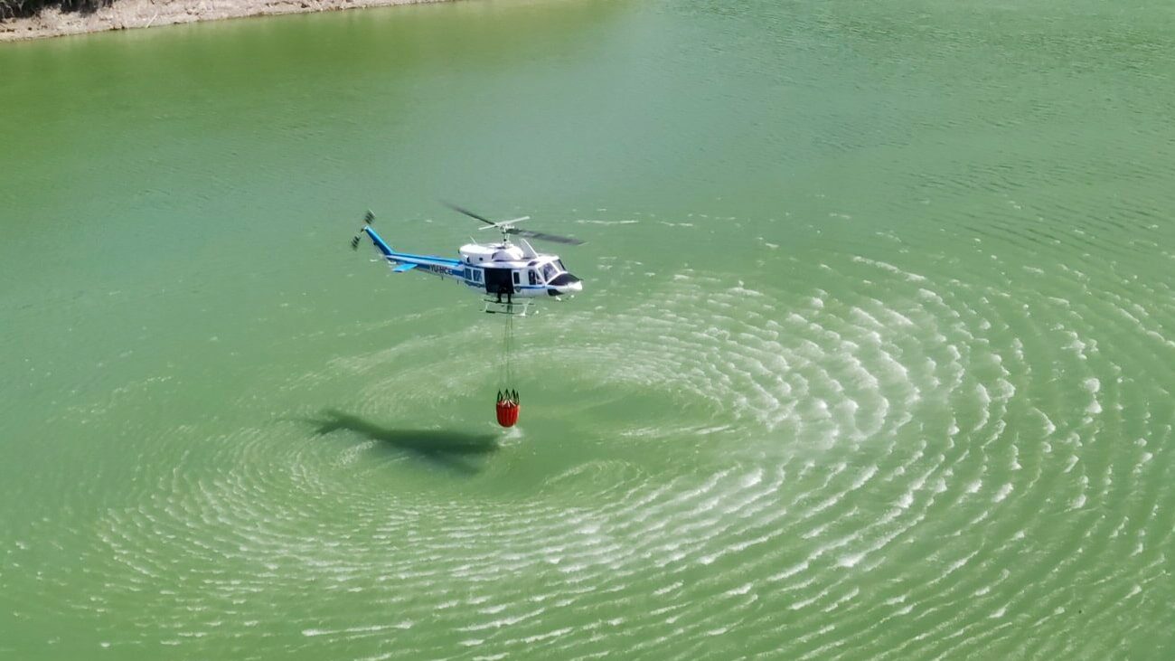 MUP: U Grčku stigla i helikopterska jedinica za pomoć u gašenju požara 1