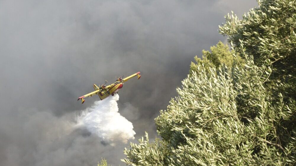 Požar na Peloponezu se ne stišava, osmoro povređenih 1