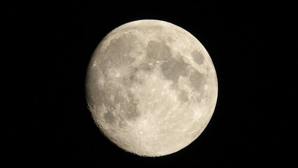 Nauka i vreme: Zašto se i dalje širom sveta različito meri vreme kad je svuda sada sad 3 Full moon